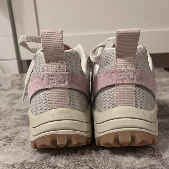 Veja Women’s Venturi Running Sneakers - Size US 6 - Picture 6 of 8